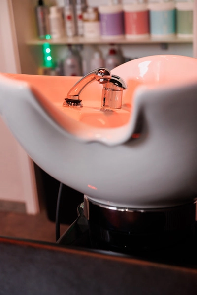 Haarprofis - Friseurstudio - Friseursalon drinnen